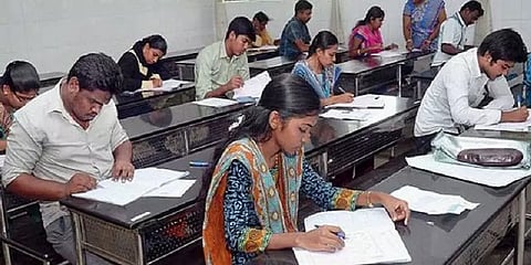 கொரோனா 2 வது அலை எதிரொலி: குரூப் - 1 முதன்மை தேர்வு ஒத்திவைப்பு