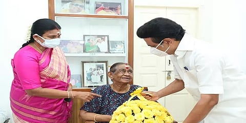 அன்னையர் தினம் : முதல்வர் மு.க.ஸ்டாலின் வாழ்த்து