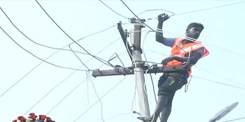 மின்வாரிய ஊழியர்களை முன்கள பணியாளர்களாக அறிவிக்குமா தமிழக அரசு?