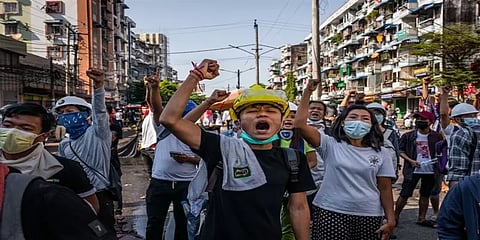 மியான்மர் : விசாரணைக்காக அழைத்து செல்லப்பட்ட கவிஞர் மரணம்! உடலில் உறுப்புகள் மாயம்!