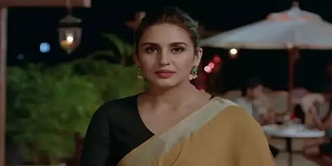 டெல்லியில் 100 படுக்கை வசதி கொண்ட தற்காலிக மருத்துவமனை - காலா பட நடிகையின் முயற்சி