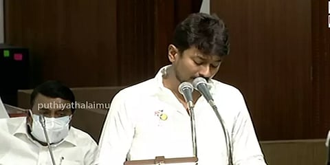 முதல்முறையாக எம்எல்ஏவாக பதவியேற்றார் உதயநிதி ஸ்டாலின்