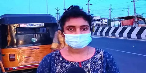 “என் பெற்றோரை காப்பாற்றுங்கள்” - கண்ணீர் மல்க முகநூலில் உதவிகேட்ட இளம்பெண்