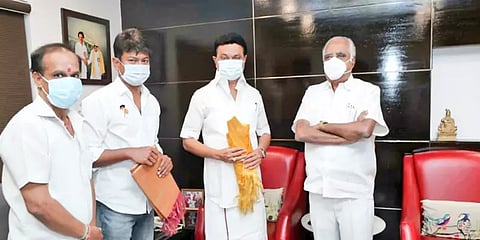 முதல்வரின் கொரோனா பொது நிவாரண நிதிக்கு தயாரிப்பாளர் அபிராமி ராமநாதன் 1 லட்சம் அறிவிப்பு!