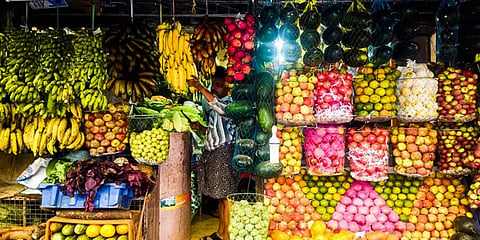 பழக்கடைகள் மற்றும் நாட்டு மருந்துக் கடைகள் செயல்பட அனுமதி - தமிழக அரசு