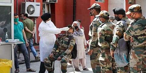 ராணுவத்தில் மூன்று வாரங்களில் 5 மடங்காக உயர்ந்த கொரோனா: சிகிச்சையில் 5000 வீரர்கள்