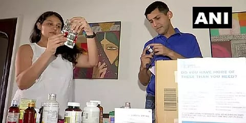 குணமடைந்தோரிடம் மீதமிருக்கும் மருந்தை ஏழை, எளிய நோயாளிகளுக்கு அளிக்கும் மருத்துவ இணையர்