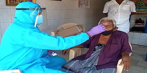 உணவும் ஒழுக்கமும் நல் வாழ்வை தரும்’: கொரோனா பரிசோதனை செய்து கொண்ட 115 வயது மிட்டாய் தாத்தா