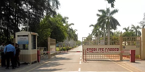 தூத்துக்குடி ஸ்டெர்லைட் ஆலையில் உற்பத்தியான ஆக்சிஜனை விநியோகிக்கும் பணி தொடங்கியது