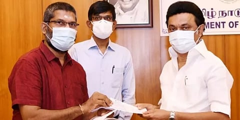 கொரோனா நிவாரணப் பணிகளுக்காக மு.க.ஸ்டாலினிடம் ரூ.5 கோடி வழங்கிய ZOHO நிறுவனம்