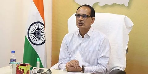 கொரோனாவால் பெற்றோரை இழந்த குழந்தைகளுக்கு ரூ.5,000 மாத உதவித்தொகை - ம.பி. அரசு அறிவிப்பு