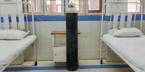 மதுரை: ஆக்சிஜன் வசதியுடன் கூடிய கூடுதல் சிகிச்சை மையங்கள் அமைக்க கோரிக்கை