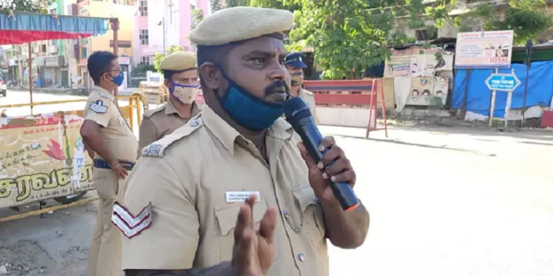 மதுரையில் பாடல் மூலம் விழிப்புணர்வூட்டும் 'மக்கா கலங்குதப்பா’ பாடகரும் காவலருமான பாலா!