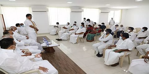 தமிழ்நாடு காங்கிரஸ் சட்டப்பேரவைத் தலைவரை தேர்ந்தெடுப்பதில் இழுபறி நீடிப்பு