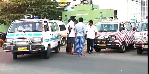 கிருஷ்ணகிரி: தனியார் ஆம்புலன்ஸ்களில் அதிக கட்டணம் வசூலித்தால் உரிமம் ரத்து என எச்சரிக்கை
