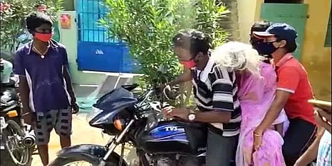 கொரோனா அச்சத்தை உதறித்தள்ளிய இளம்பெண்... மூதாட்டியின் உயிர் காக்க முயற்சித்த மனிதநேயம்!