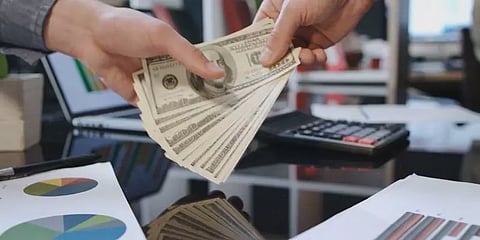 கொரோனாவில் இருந்து வணிகர்கள் மீள உதவும் கடன் தொகை: தவறாக பயன்படுத்தியதாக தொழிலதிபர் கைது!