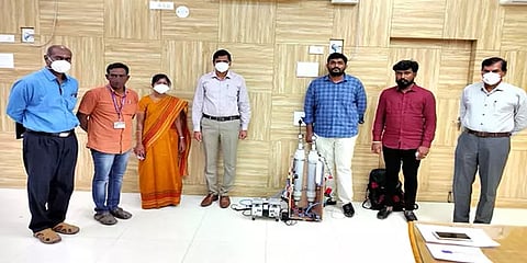 ராணிப்பேட்டை: குறைந்த செலவில் ஆக்சிஜன் தயாரிக்கும் இயந்திரத்தை வடிவமைத்த இளைஞர்கள்