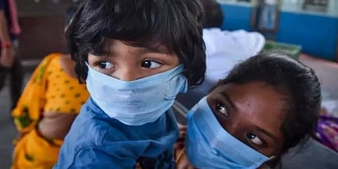 கொரோனாவால் பெற்றோரை இழந்த குழந்தைகள் - மத்திய அரசின் வழிமுறைகள்