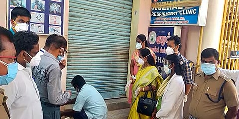 அரசு அனுமதியின்றி கொரோனா நோயாளிகளுக்கு சிகிச்சை: தனியார் மருத்துவமனைக்கு சீல்