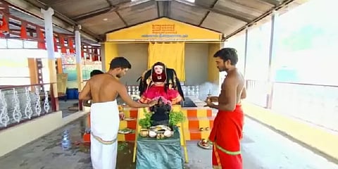 கோவை: கொரோனாவை ஒழிக்க ’கொரோனா’ தேவி சிலை நிறுவி வழிபாடு