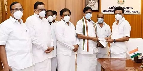 கொரோனா நிவாரணம்: தமிழ்நாடு காங்கிரஸ் கமிட்டி சார்பில் ரூ.25 லட்சம் நிதியுதவி