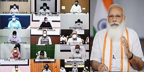 "ஒரு நாடாக இணைந்து கொரோனாவை கடப்போம்" - அதிகாரிகளிடம் பேசிய பிரதமர் மோடி