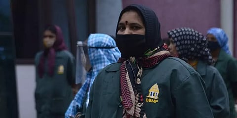 ஒரு வேளையாக குறைந்த உணவு.. தொழிலாளர் வர்க்கத்தை கடுமையாக வதைக்கும் கொரோனா!