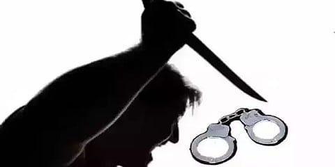 ஈரோடு: காதல் ஜோடிக்கு அடைக்கலம் கொடுத்தவரின் வாகனம் எரிப்பு; கொலை மிரட்டல்