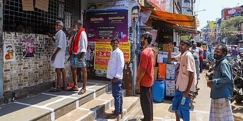 நாளைய ஊரடங்கு சிறப்பு தளர்வில் டாஸ்மாக் கடைகள் திறப்புக்கு அனுமதியில்லை!