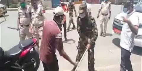 சத்தீஷ்கர்: இளைஞரை தாக்கிய ஆட்சியரை நீக்க முதல்வர் பூபேஷ்பாகேல் உத்தரவு