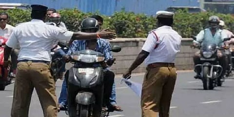 பறிமுதல் செய்யப்படும் வாகனங்கள் நீதிமன்றங்கள் மூலமே ஒப்படைக்கப்படும் - சென்னை காவல்துறை