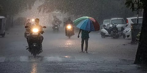 நாளை கரையைக் கடக்கிறது தீவிர 'யாஸ்' புயல்; ஒடிசாவில் கொட்டித்தீர்க்கும் கனமழை