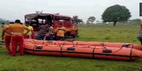 ஆந்திரா: ஆற்றில் படகுகள் கவிழ்ந்ததில் குழந்தை பலி; 7 புலம்பெயர் தொழிலாளர்களை காணவில்லை