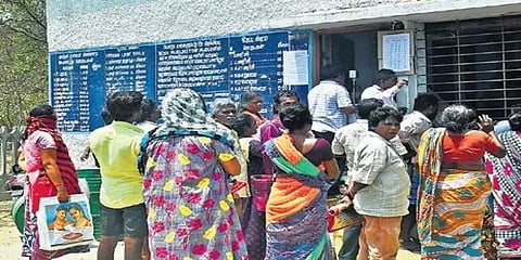 தமிழகத்தில் ரேஷன் கடைகள் திறப்பு