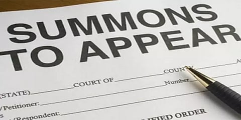 பாலியல் புகார் - ஆசிரியர், தனியார் பள்ளிக்கு சம்மன்