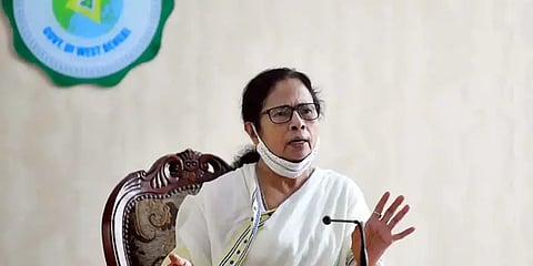 தலைமைச் செயலகத்தில் தங்கியிருந்து, 'யாஸ்' மீட்பு பணிகளை பார்வையிடுவேன்: மம்தா அறிவிப்பு