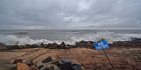 தீவிர புயலாக மாறியது 'யாஸ்' - ஒடிசா, மேற்கு வங்கம் விரைந்த தேசிய பேரிடர் மீட்புப் படை