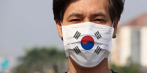 தென்கொரியா: தடுப்பூசி எடுத்துக்கொண்டவர்கள் பொதுஇடங்களில் முகக்கவசம் அணிய தேவையில்லை