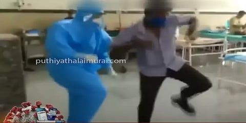 கொரோனாவால் குணமடைந்த நபருடன் சேர்ந்து நடனமாடிய மருத்துவர்!