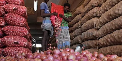 திருச்சியில் நாளை இரவு மட்டும் திறக்கப்படும் வெங்காய மண்டி