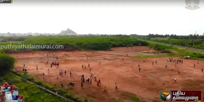 திருச்சி: ட்ரோன் கேமராவை கண்டதும் ஓட்டம் பிடித்த மாணவர்கள்