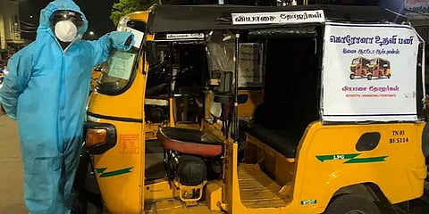 கொரோனா கால மகத்துவர்: ஆட்டோக்களில் ஆக்சிஜன் சிலிண்டர் சேவை வழங்கும் 'வியாசை தோழர்கள்'!