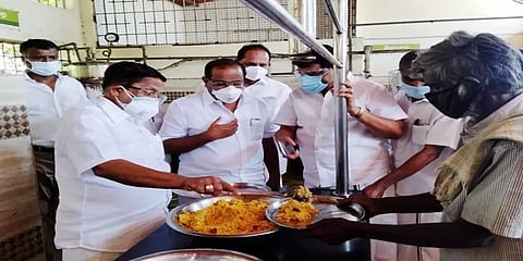 கோவையில் உள்ள 15 அம்மா உணவகங்களில் இன்றுமுதல் இலவச உணவு: உணவுத்துறை அமைச்சர்