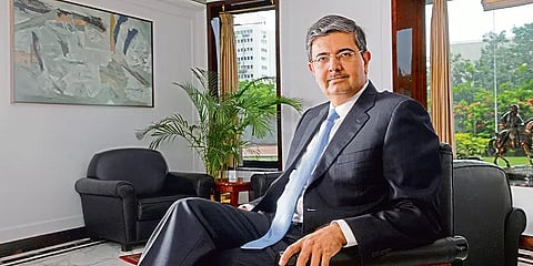 "அடித்தட்டு மக்களுக்கு ரொக்கமாக நிதி வழங்குக!" - உரக்கக் குரல் எழுப்பும் உதய் கோடக்