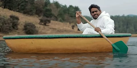 ‘‘நம்பிக்கையை விட்டு விடாத வா ராசா..’’ - வருடிக் கொடுக்கும் யுவனின் மாமனிதன் பாடல்