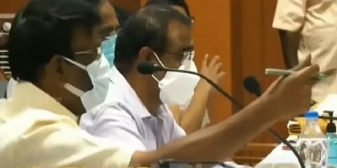 '60% அரசு அதிகாரிகளே சிறப்பாக செயல்படுகின்றனர்' - அமைச்சர் நாசர் காட்டம்