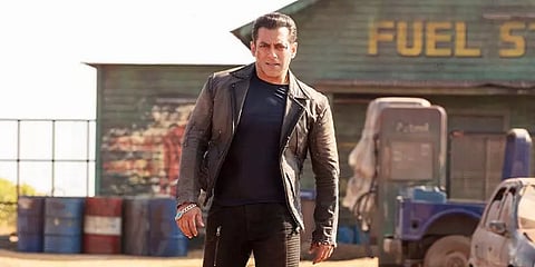 சல்மான் கானை தவிக்கவிடும் தொடர் தோல்விகள் - காரணமும் அவரேதான்... எப்படி?