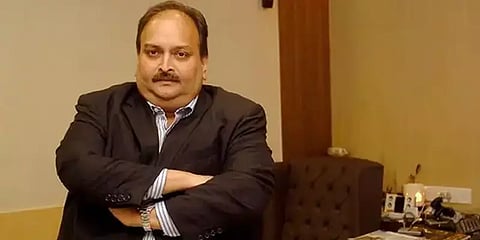 கையில் ரத்தக்காயம், சிவந்த கண்ணுடன் போலீஸ் காவலில் மெகுல் சோக்சி