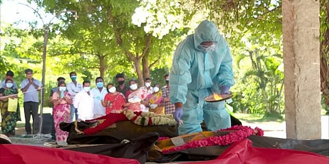 கொரோனா பேரிடர்: ஈஷா பராமரிக்கும் 18 மயானங்களில் 3 மாதங்களுக்கு இலவச தகனம்